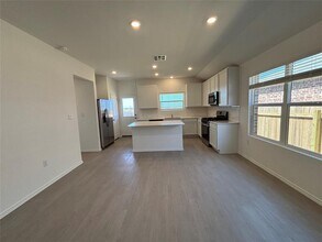 112 Imola St in Hutto, TX - Building Photo - Building Photo