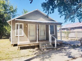 402 Lamar St in Lafayette, LA - Building Photo