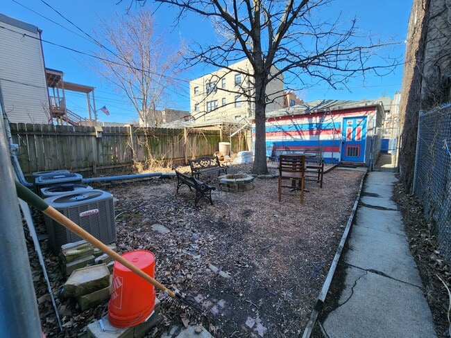 3228 W Crystal St, Unit 1 in Chicago, IL - Foto de edificio - Building Photo