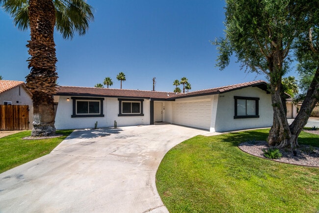 73100 Santa Rosa Way in Palm Desert, CA - Building Photo - Building Photo