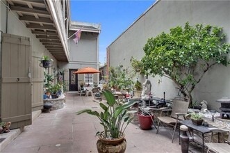 1221 Decatur St in New Orleans, LA - Foto de edificio - Building Photo