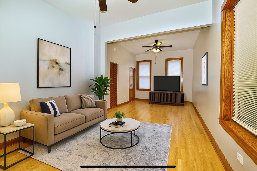 1747 W Le Moyne St, Unit 1 in Chicago, IL - Foto de edificio