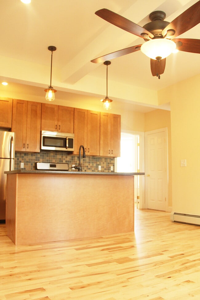 26 Converse Ct in Burlington, VT - Building Photo - Building Photo