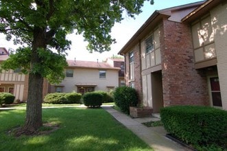Private Reserve Townhomes in Indianapolis, IN - Building Photo - Building Photo
