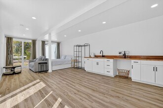 8778 Waterfront Terrace in Jacksonville, FL - Foto de edificio - Building Photo