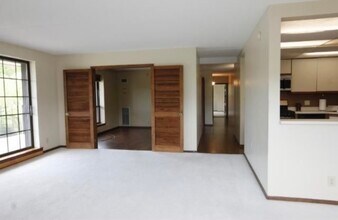 6650 Vernon Ave S in Edina, MN - Building Photo - Building Photo