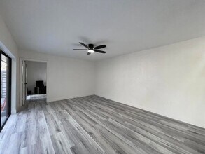 1424 14th Terrace in Palm Beach Gardens, FL - Building Photo - Building Photo