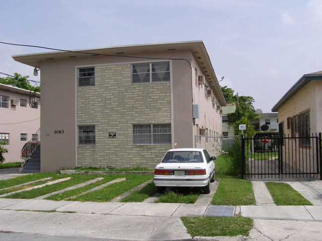 1063 NW 3rd St in Miami, FL - Building Photo - Building Photo