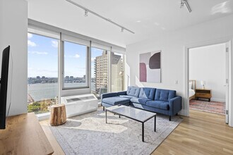 554 W 54th St in New York, NY - Building Photo - Building Photo