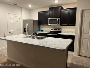 388 Guinevere Dr SW in Melbourne, FL - Building Photo - Building Photo