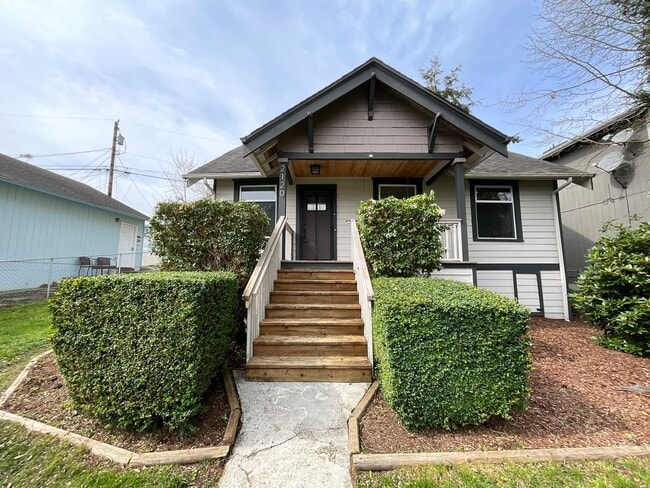 property at 2120 E Grand Ave