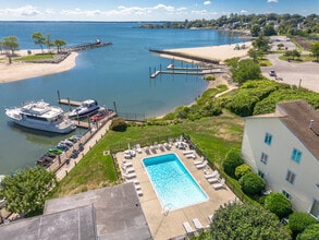 61 Seaview Ave in Stamford, CT - Building Photo - Building Photo