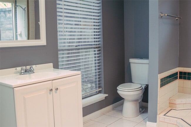 13106 Hollowcreek Park Dr