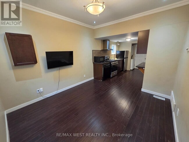 property at 44 Beechwood Ave