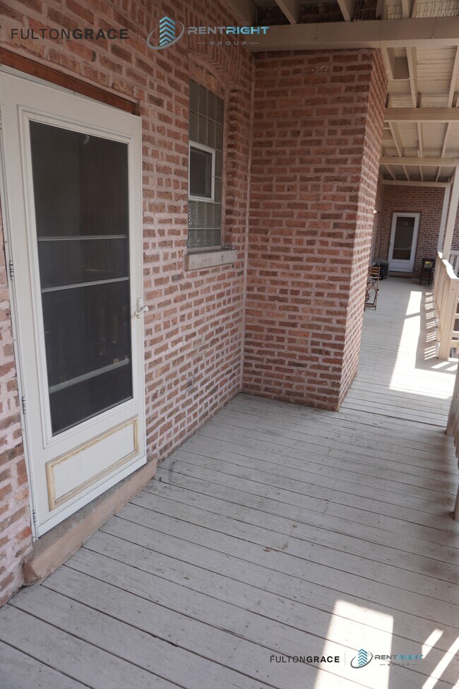 1255 W Devon Ave in Chicago, IL - Building Photo - Building Photo
