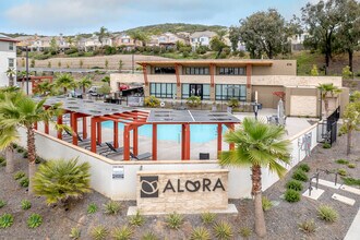 Alora Apartments in San Marcos, CA - Foto de edificio - Building Photo