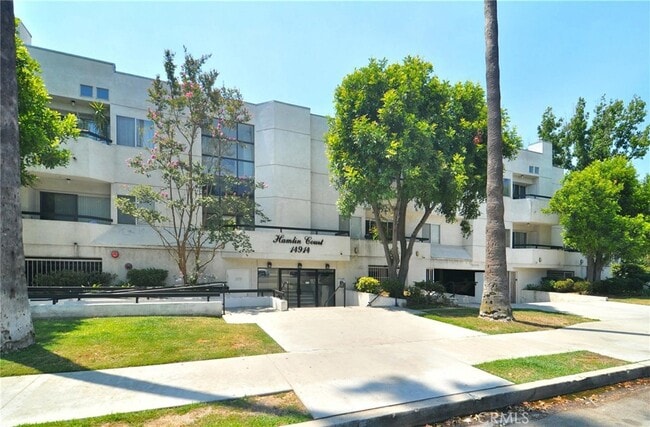 property at 14914 Hamlin St