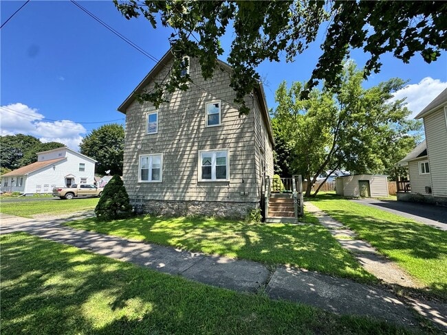 345 Brewster St in Painted Post, NY - Building Photo - Building Photo
