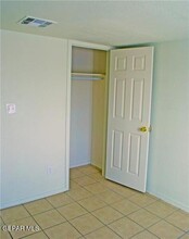 205 N Little Flower Rd in El Paso, TX - Building Photo - Building Photo