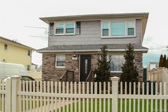 property at 121 Nassau Blvd