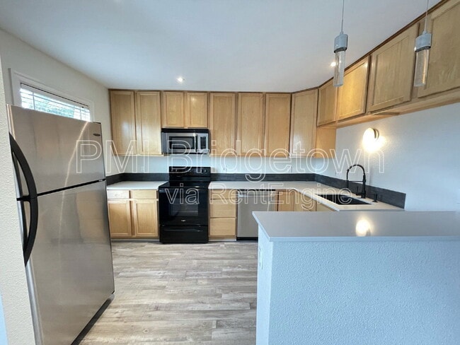 8065 N Ivanhoe St in Portland, OR - Building Photo - Building Photo