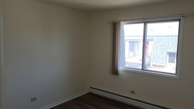 1319 Baldwin Ct in Palatine, IL - Building Photo - Building Photo