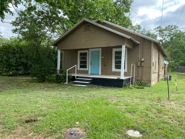 property at 985 N Chamberlain St