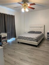 900 SW 84th Ave in Miami, FL - Building Photo - Building Photo