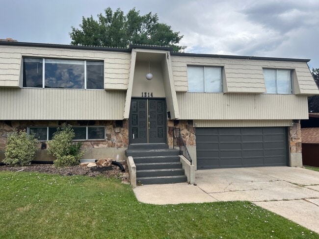 property at 1314 E 580 S St