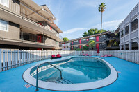 Lotus Apartments / L87 in Martinez, CA - Foto de edificio - Building Photo