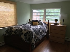 715 Triphammer Rd, Unit A in Ithaca, NY - Foto de edificio - Building Photo