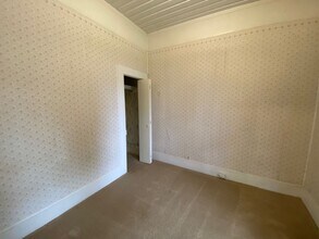 209 NE 7th St in Oakland, OR - Building Photo - Building Photo