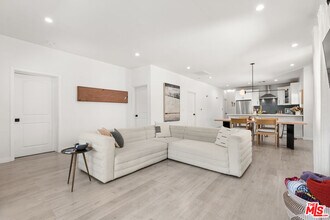 1231 W 49th St in Los Angeles, CA - Building Photo - Building Photo