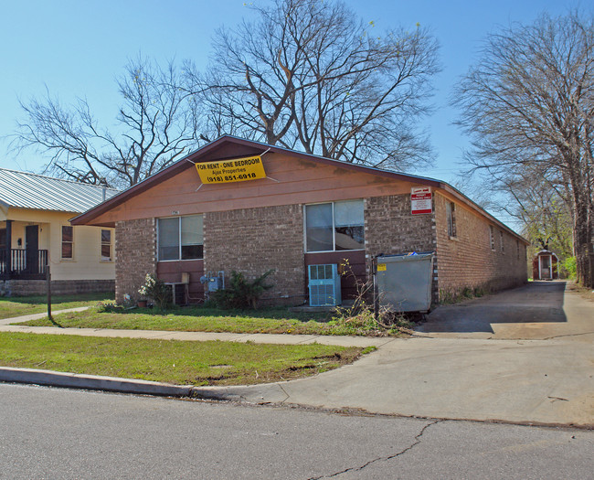 2420 E 8th St in Tulsa, OK - Building Photo - Building Photo