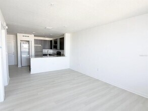 5587 Millennia Park Dr in Orlando, FL - Foto de edificio - Building Photo