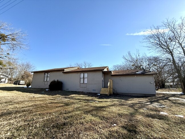 property at 312 M St NE