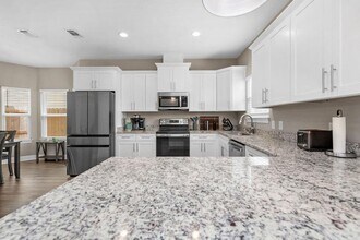 2327 Hadleigh Hills Ct in Navarre, FL - Building Photo - Building Photo