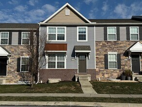 4235 Wild Orchid Ln in Enola, PA - Building Photo - Building Photo