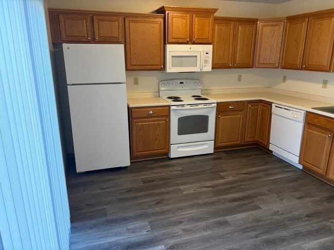 806 Waldo St in Polk City, IA - Foto de edificio - Building Photo