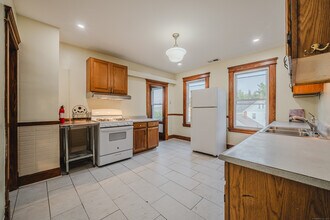 302 Wilson St in Waterbury, CT - Building Photo - Building Photo