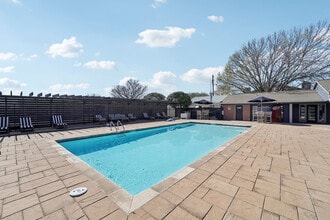 Azur in Waco, TX - Foto de edificio - Building Photo