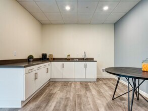 1249 W 39th Pl in Los Angeles, CA - Building Photo - Building Photo
