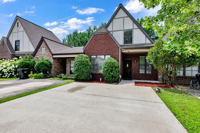 property at 1017 Ashwood Dr