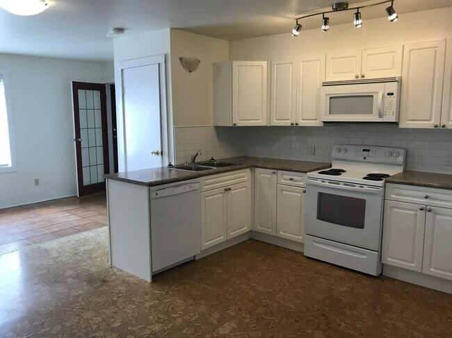 21882 124 Av in Maple Ridge, BC - Building Photo - Building Photo