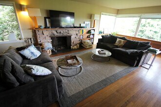 6042 50th Ave NE in Seattle, WA - Building Photo - Building Photo