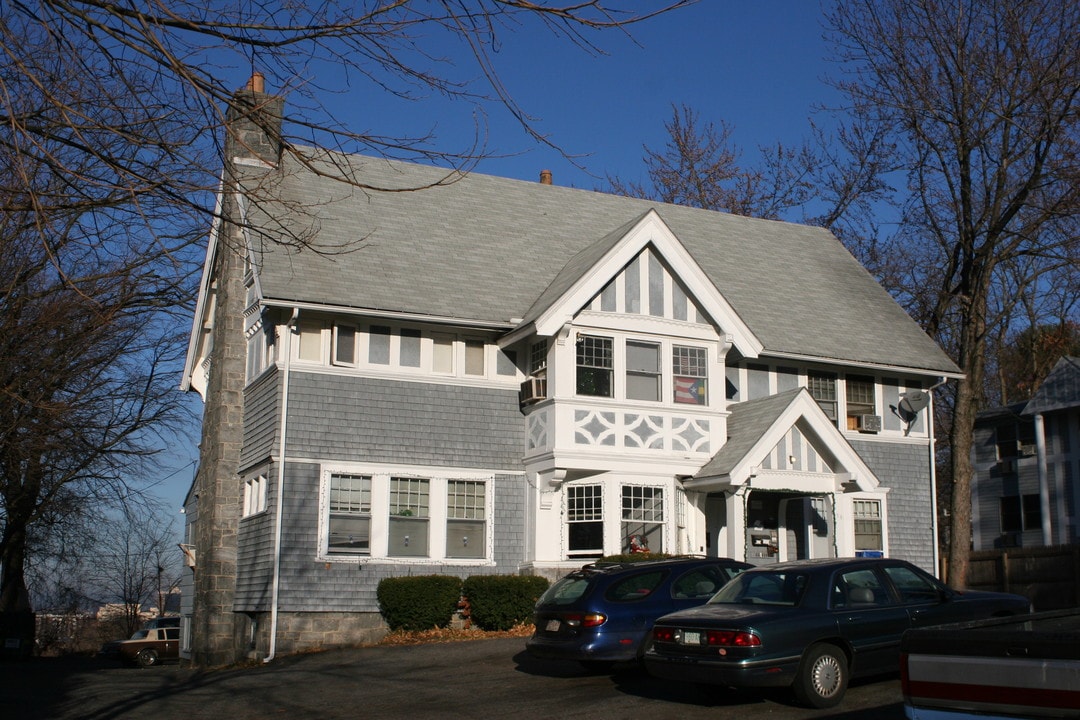 128 Mill St in Springfield, MA - Foto de edificio