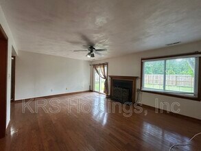 2137 Weybridge Dr in Virginia Beach, VA - Building Photo - Building Photo