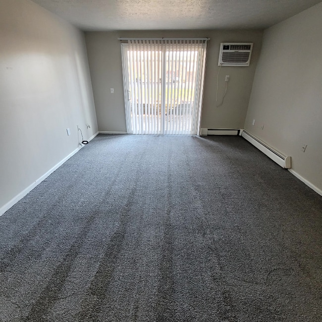 201 Rose Ln St SE in North Canton, OH - Building Photo - Building Photo