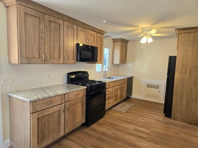 38 Main St in Pepperell, MA - Building Photo - Building Photo
