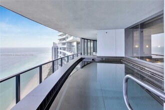 18555 Collins Ave, Unit # 4601 in Sunny Isles Beach, FL - Building Photo - Building Photo